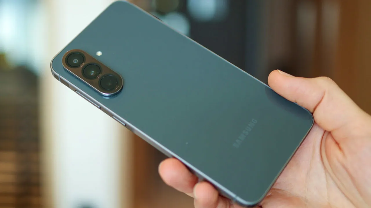 Samsung Galaxy A57 5G будет поддерживать две SIM-карты