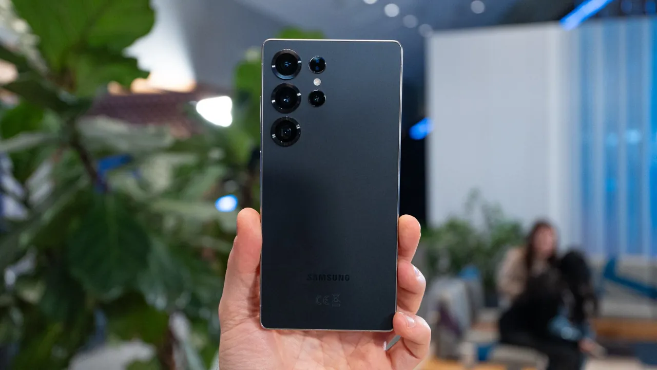 Samsung Galaxy S25 Ultra на Snapdragon Summit 2025