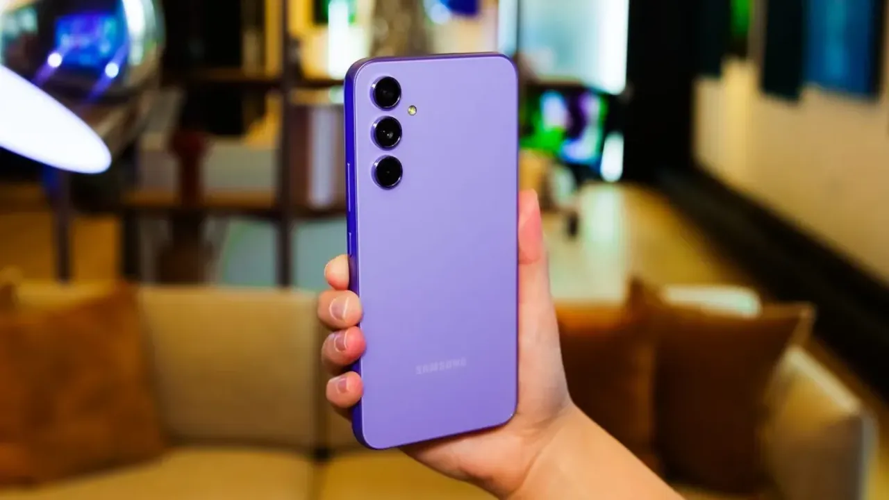 Samsung Galaxy A54: последние обновления ПО