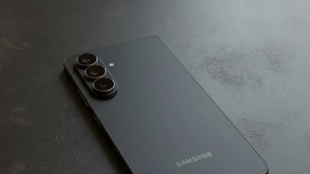 Samsung Galaxy S26 Plus — реальная фотография